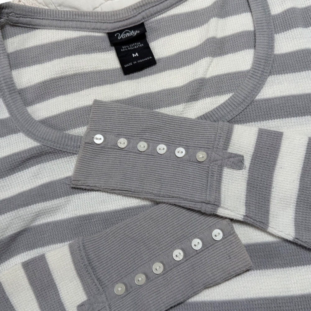 Vanity‎ Y2K Thermal Top Grey White Striped Button Cuff Scoop Neck Womens M